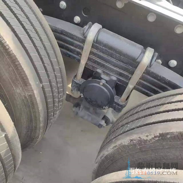 原版車(chē)出售二手解放牽引車(chē) 420馬力國(guó)五 雙驅(qū)輕體