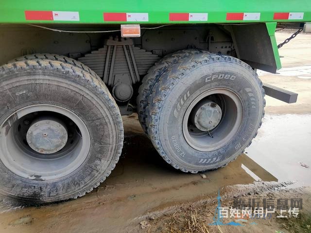 出售18年二手豪沃渣土車 后八輪 5.6米U型大箱