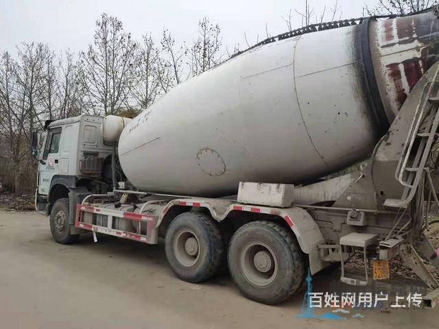 出售18年二手豪沃大14方攪拌車380馬力后八輪
