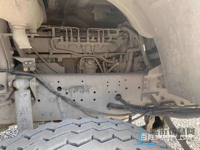 出售18年二手豪沃大20方攪拌車380馬力國五