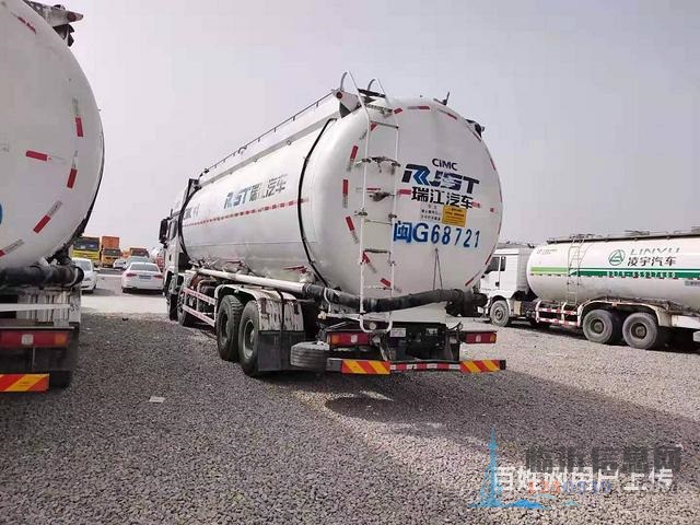 精品二手德龍散裝水泥罐車 375馬力，國(guó)五48方罐