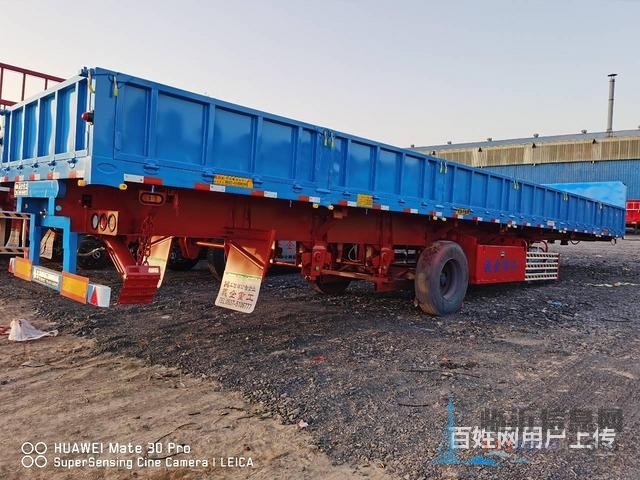 廠家直銷定做13米標(biāo)箱側(cè)翻半掛車 60公分高