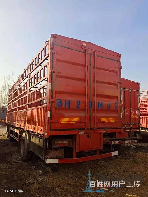轉(zhuǎn)讓二手8.6米高欄載貨車 前四后四 240馬力
