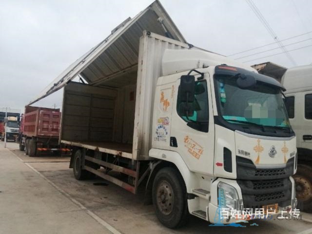 6.8米雙飛翼乘龍M3廂式貨車(chē)