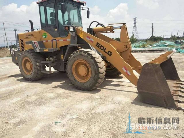 2015年的臨工933加長(zhǎng)臂裝載機(jī)低價(jià)急售