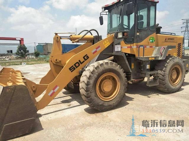 2015年的臨工933加長(zhǎng)臂裝載機(jī)低價(jià)急售