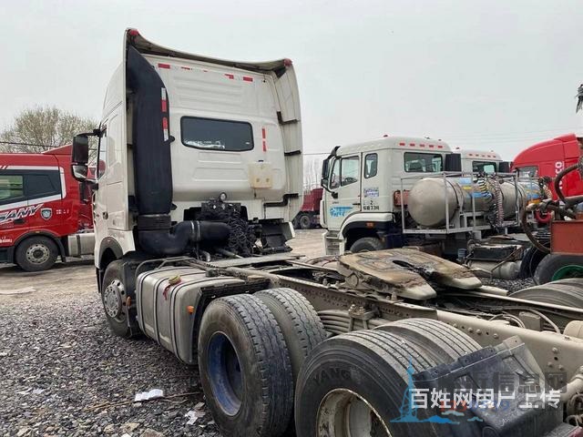 出售二手豪沃T7牽引車540馬力，帶液緩，國(guó)五排放