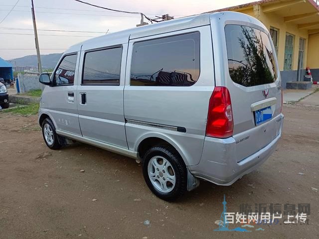 2011年五菱榮光精品車況低價(jià)出售11500包過戶