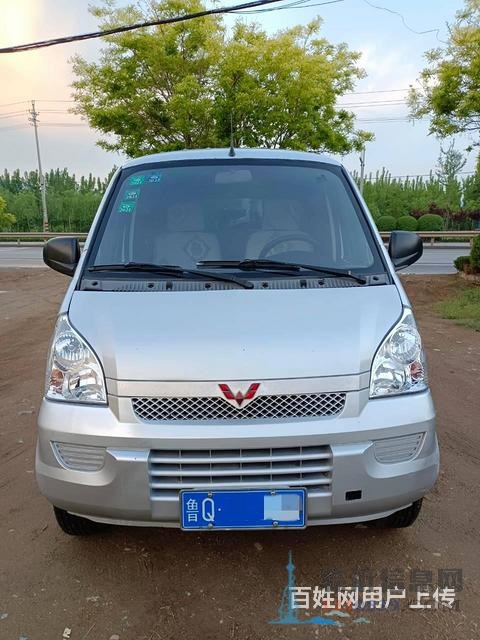 2011年五菱榮光精品車況低價(jià)出售11500包過戶