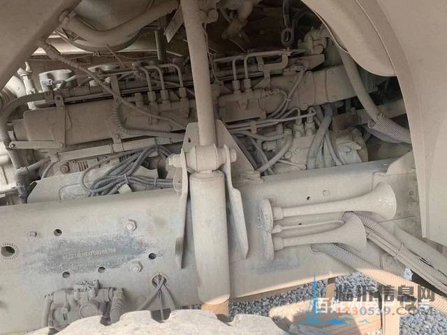 售16年二手豪沃大12方攪拌車(chē)340馬力后八輪國(guó)四