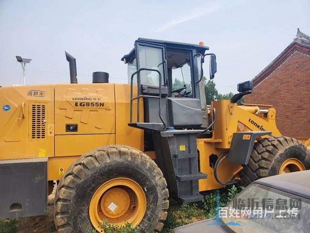 兩臺(tái)九成新50鏟車裝載機(jī)個(gè)人沙場(chǎng)
