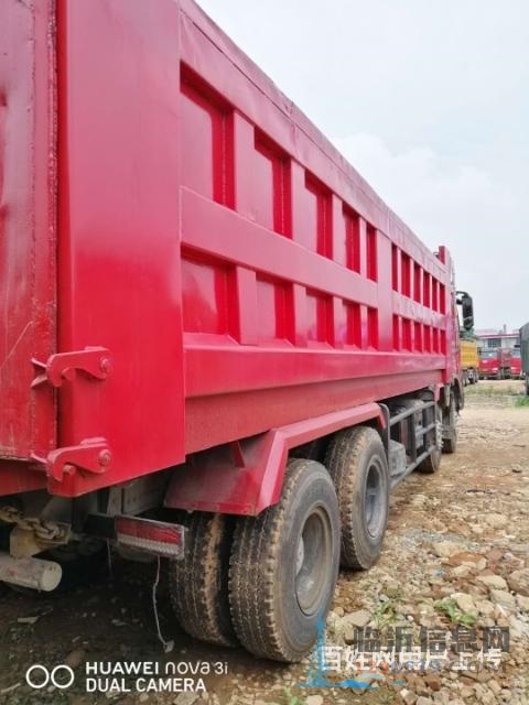 400馬力乘龍H7前四后八自缷車下沉十分