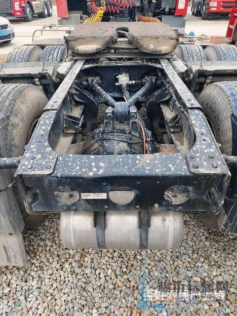 430馬力二手解放天威牽引車 雙驅(qū)輕體 國五可分期
