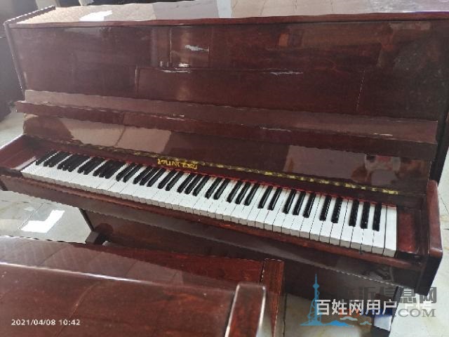 特價(jià)處理鋼琴一臺(tái)