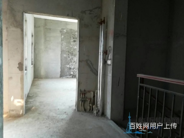 康橋郡別墅1280萬(wàn) 走一手 大邊戶 帶大院子 毛坯 隨時(shí)看