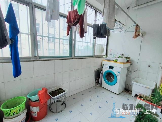 免 稅，真實圖片，低樓層撿漏三室，全明戶型，好采光，新華家園