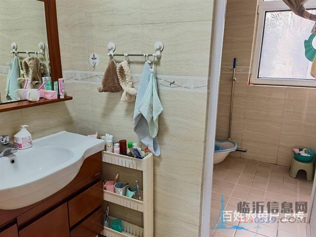警察花園 證過(guò)二217平556萬(wàn) 樸園小學(xué)三十五中