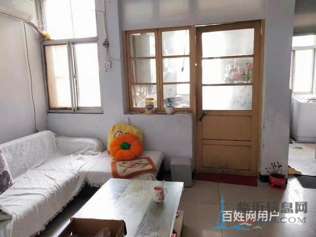 家屬院，與一墻之隔，上學方便 出行方便 周邊配套設(shè)施