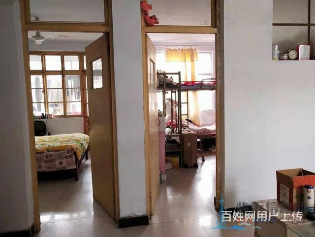 家屬院，與一墻之隔，上學方便 出行方便 周邊配套設(shè)施