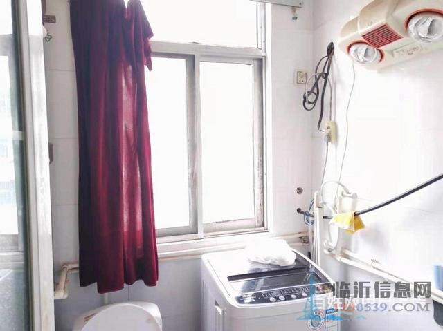 家屬院，與一墻之隔，上學方便 出行方便 周邊配套設(shè)施