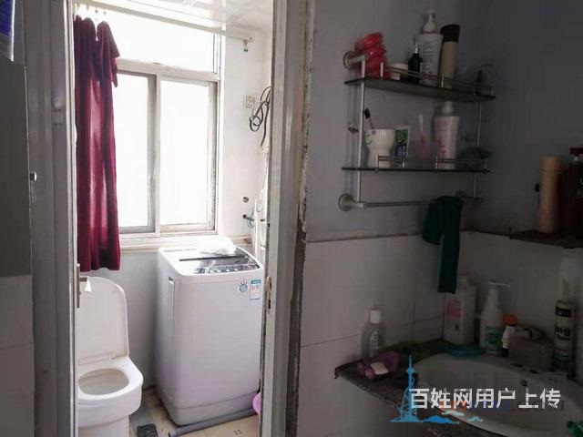家屬院，與一墻之隔，上學方便 出行方便 周邊配套設(shè)施