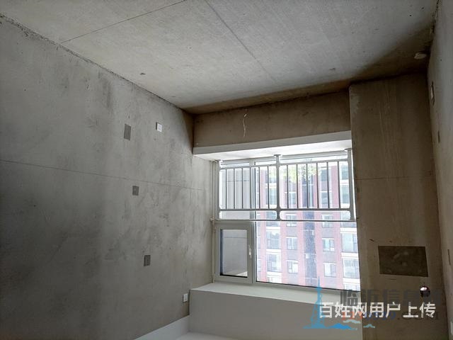 蘭山區(qū) 3室2廳2衛(wèi) 125.0平米 230.00萬(wàn)元
