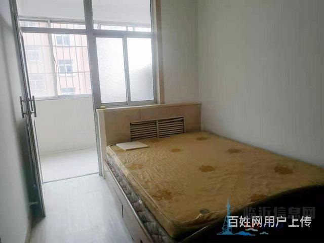 低價急賣順和花園三樓帶車庫三室兩廳證過五住房有鑰匙