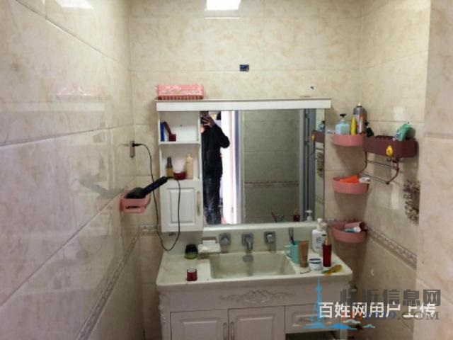 精裝修證過(guò)二，清泉小區(qū)3室2廳1衛(wèi).到初中的上學(xué)的剛需房