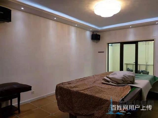 世紀(jì)新筑別墅 共三層 精裝基本未住 帶院子  房子真好呀