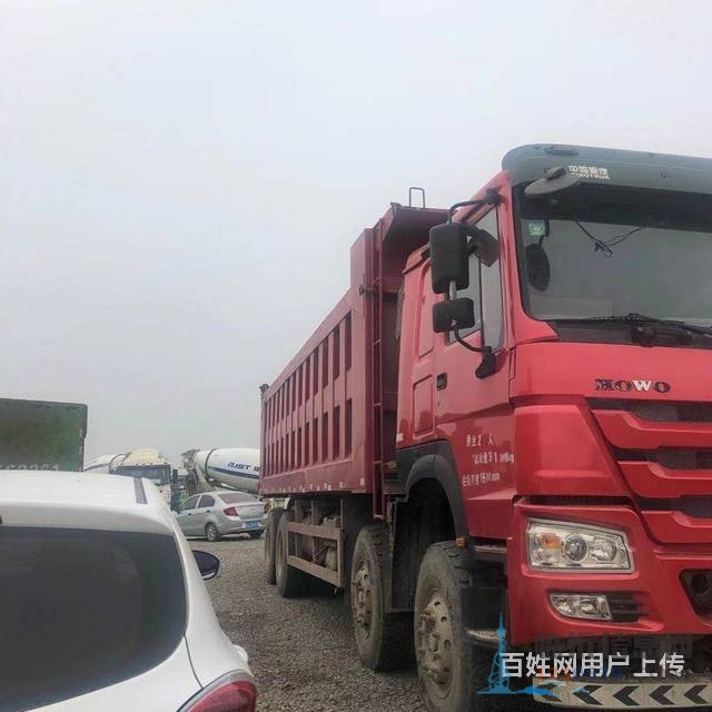 臨沂18年二手豪沃自卸車8米田字格大箱國五精品車