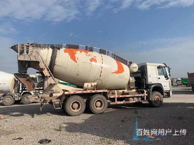 出售17年二手豪沃大14方攪拌車380力后八輪國五