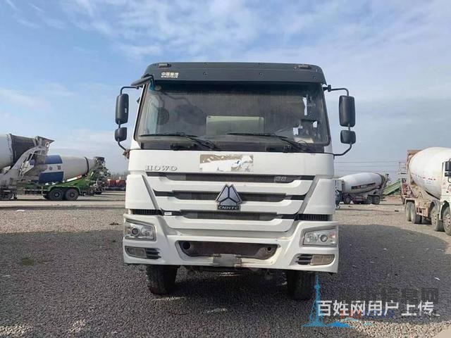 出售17年二手豪沃大14方攪拌車380力后八輪國五