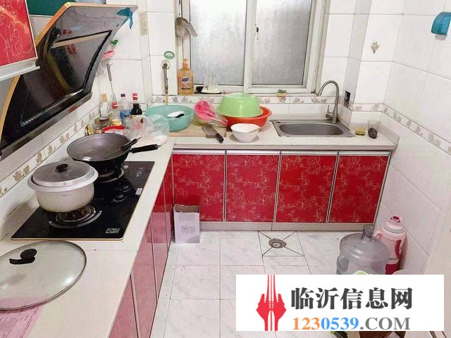 精裝市政供暖 三室 寶麗鳳凰城  帶車庫(kù) 學(xué) 校在門口