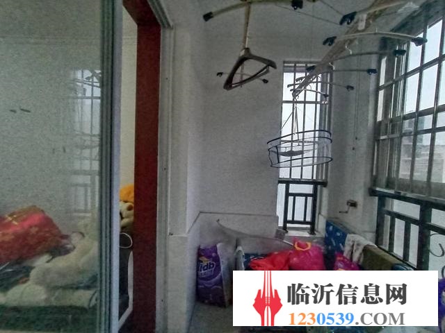鳳凰城 精裝 市政供暖 帶車庫(kù) 雙衛(wèi) 好樓層
