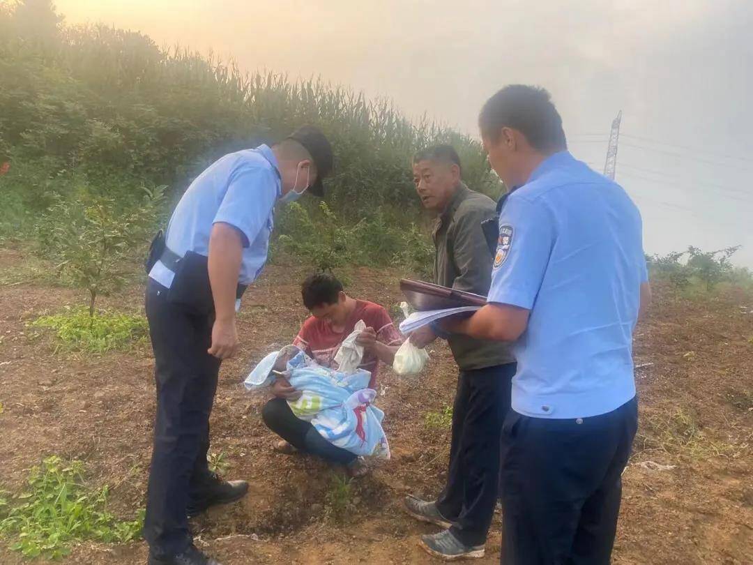 臨沂野外發(fā)現(xiàn)一棄嬰 民警化身“臨時(shí)父母”悉心照顧 呼吁知情群眾向警方提供有價(jià)值的線索