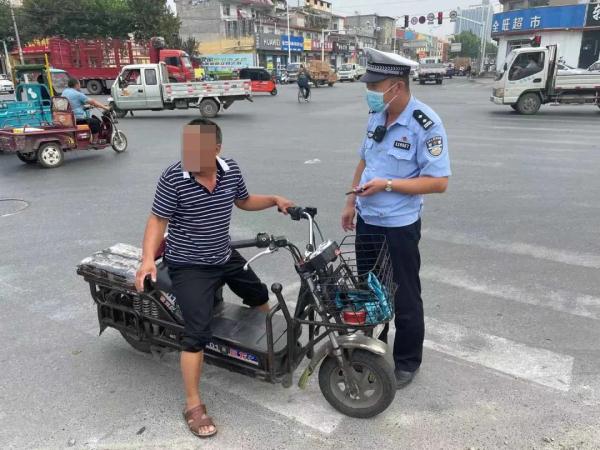 還不戴頭盔？臨沂公安交警“遞進式智慧勸導(dǎo)”，多人已“嘗鮮”
