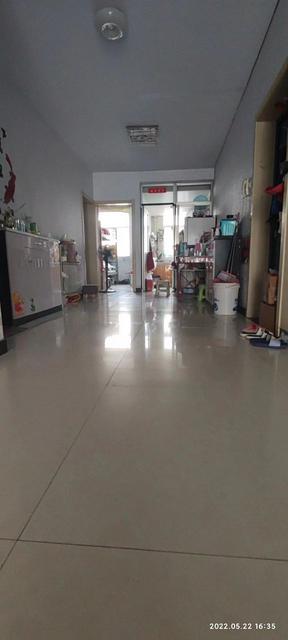 三樓。南北通透，三室兩廳