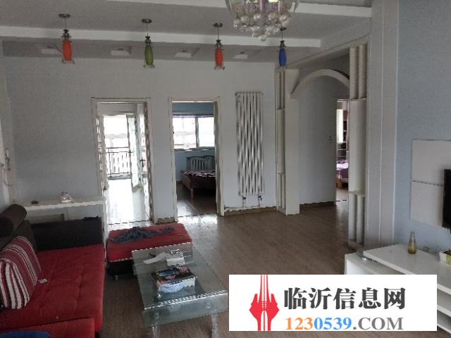 開發(fā)區(qū)一小一中學(xué)區(qū)房，三室兩廳一衛(wèi)