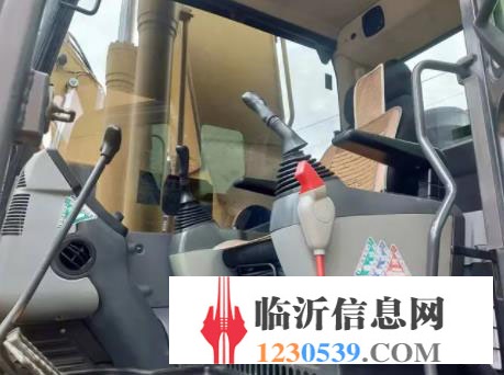 出售二手挖掘機(jī)小松240因投資失利現(xiàn)低價(jià)出售