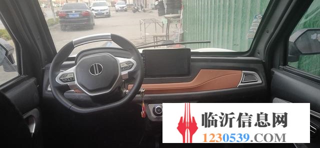 半價(jià)急出電動(dòng)三輪車(chē)