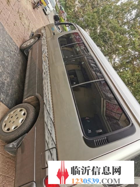 急轉(zhuǎn)讓九坐金旅大面包車