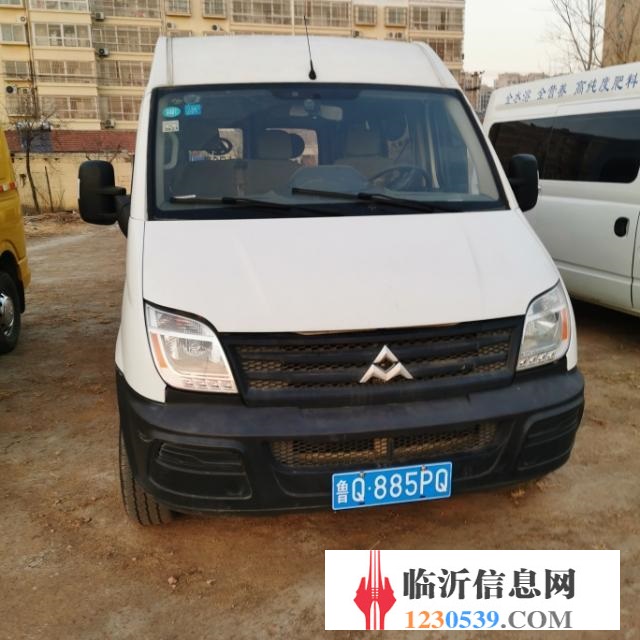 急轉(zhuǎn)多輛商務(wù)大面包車