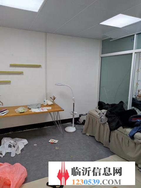 開陽(yáng)路好地段 服裝旺鋪適合多行業(yè)
