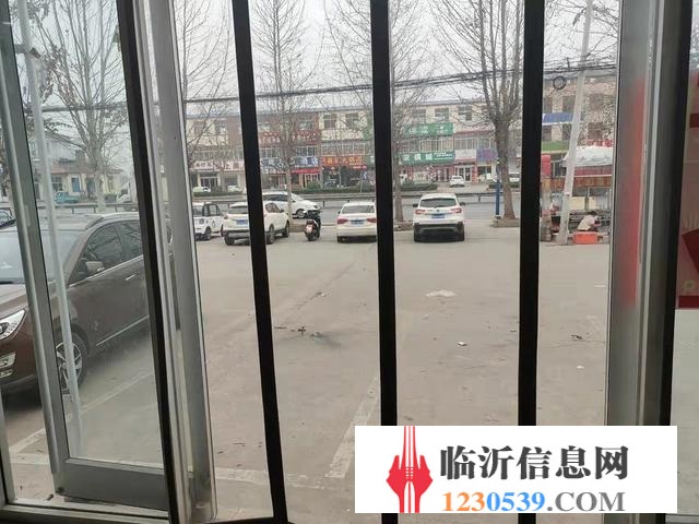 平邑地方鎮(zhèn)中心街 經(jīng)營中的麻辣燙