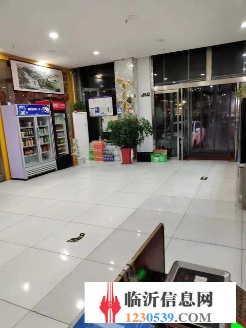 平邑地方鎮(zhèn)中心街 經(jīng)營中的麻辣燙