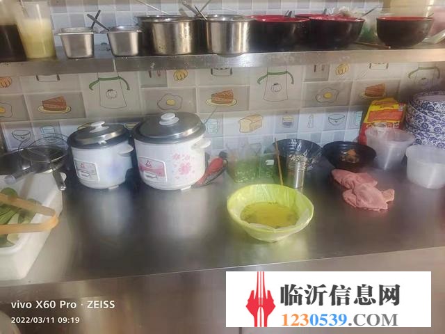 劉店子中心中學(xué) 重慶小面餐飲旺鋪轉(zhuǎn)讓