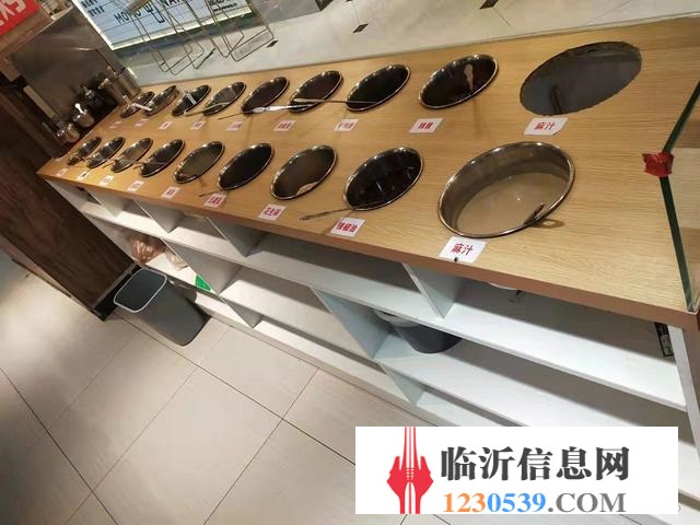 百麗廣場(chǎng)  每天營(yíng)業(yè)額3000元以上 旋轉(zhuǎn)火鍋