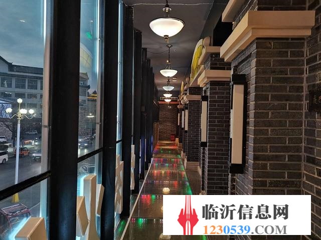蘭山區(qū)繁華地段餐飲店超低價急轉(zhuǎn)