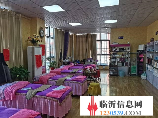 開(kāi)發(fā)區(qū)月亮灣美容店帶300會(huì)員含房租急轉(zhuǎn)