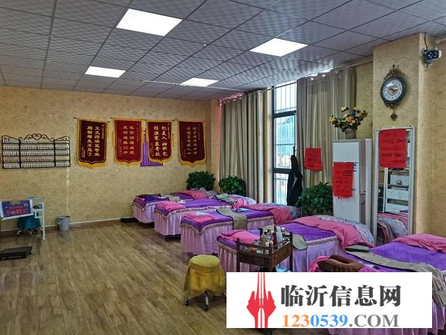 開(kāi)發(fā)區(qū)月亮灣美容店帶300會(huì)員含房租急轉(zhuǎn)